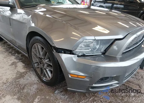 2013 Ford Mustang V6 Premium from USA, damaged, VIN 1ZVBP8AM5D5255558